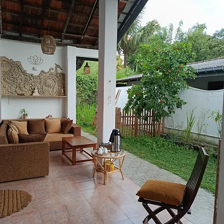 Coco Mango Hostel Dickwella Exterior photo